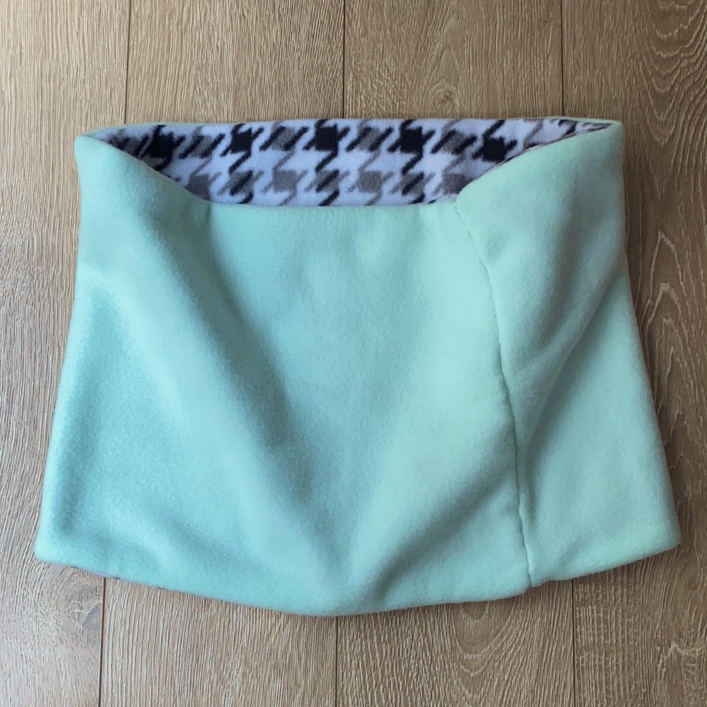 Double-sided fleece neck gaiter